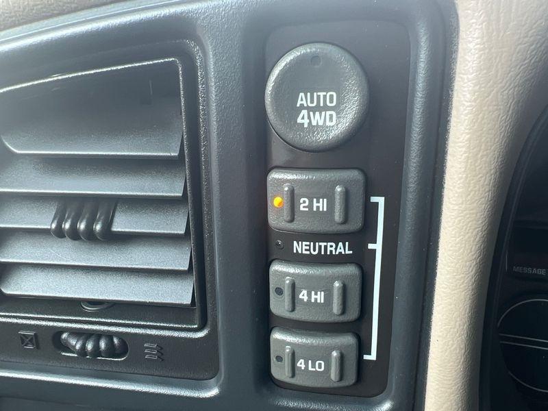 Chevrolet Tahoe 4dr 4WD LT 2001