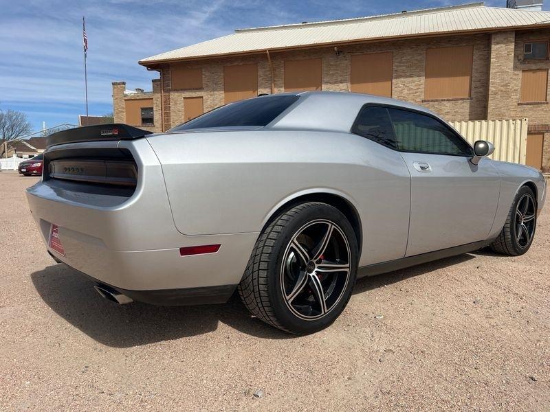 Dodge Challenger 2dr Cpe SRT8 2009