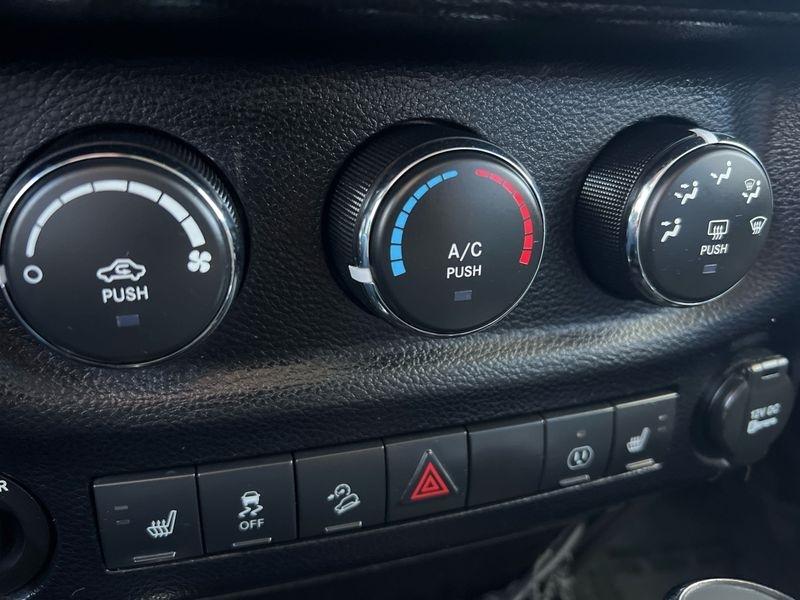 Jeep Wrangler Unlimited 4WD 4dr Moab *Ltd Avail* 2013