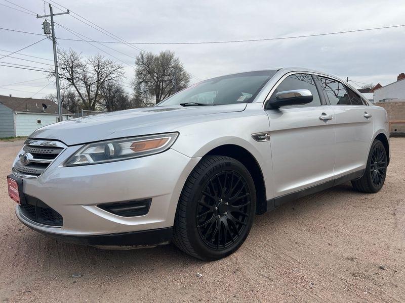 Ford Taurus 4dr Sdn Limited FWD 2011