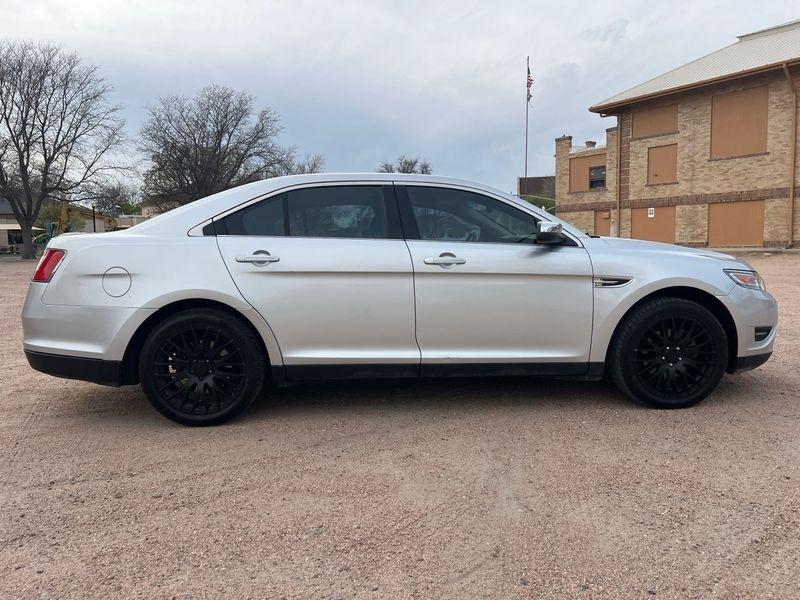 Ford Taurus 4dr Sdn Limited FWD 2011