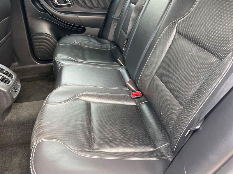 Ford Taurus 4dr Sdn Limited FWD 2011