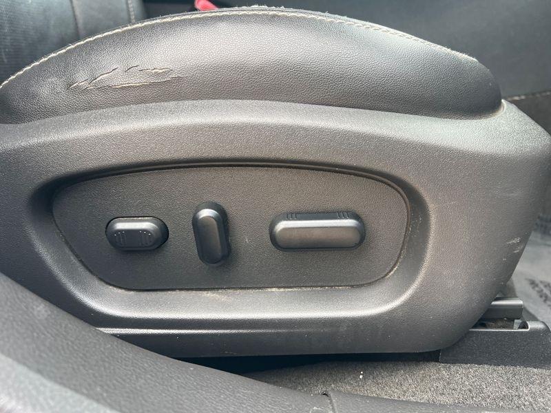 Ford Taurus 4dr Sdn Limited FWD 2011