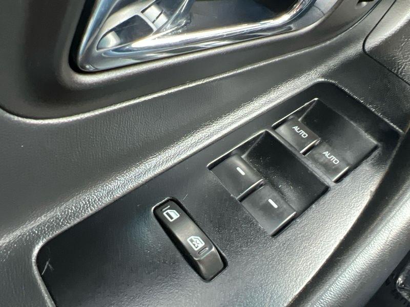 Ford Taurus 4dr Sdn Limited FWD 2011