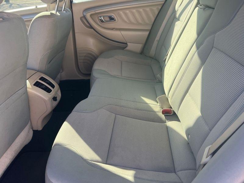 Ford Taurus SEL FWD 2018