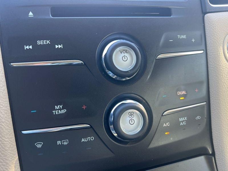 Ford Taurus SEL FWD 2018