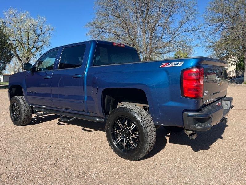 Chevrolet Silverado 1500 4WD Crew Cab 143.5" LT w/2LT 2017