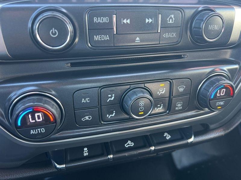 Chevrolet Silverado 1500 4WD Crew Cab 143.5" LT w/2LT 2017