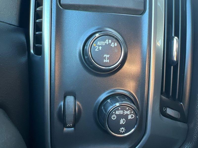 Chevrolet Silverado 1500 4WD Crew Cab 143.5" LT w/2LT 2017
