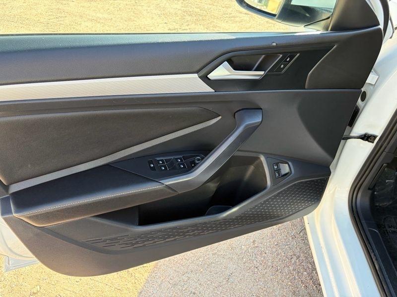 Volkswagen Jetta S Auto 2022