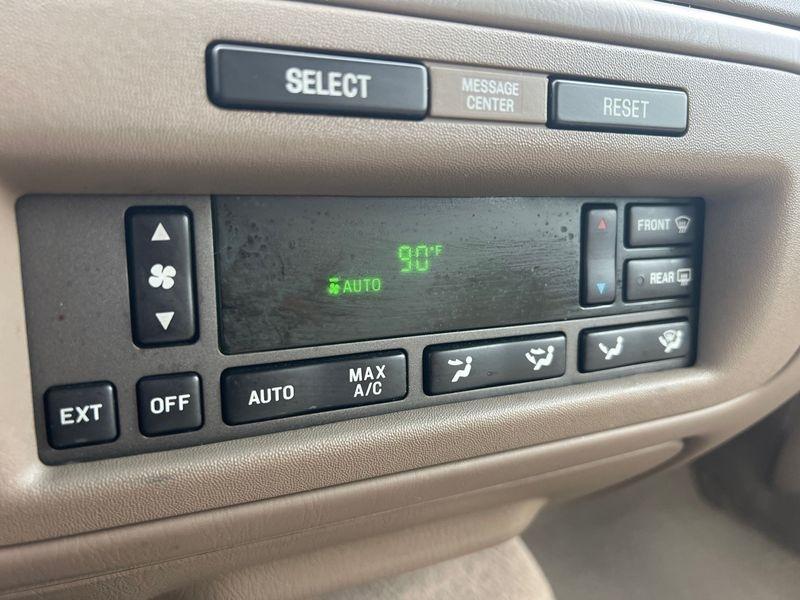 Lincoln Town Car 4dr Sdn Signature 2001