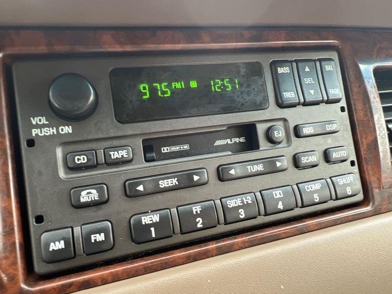 Lincoln Town Car 4dr Sdn Signature 2001