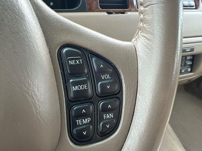 Lincoln Town Car 4dr Sdn Signature 2001