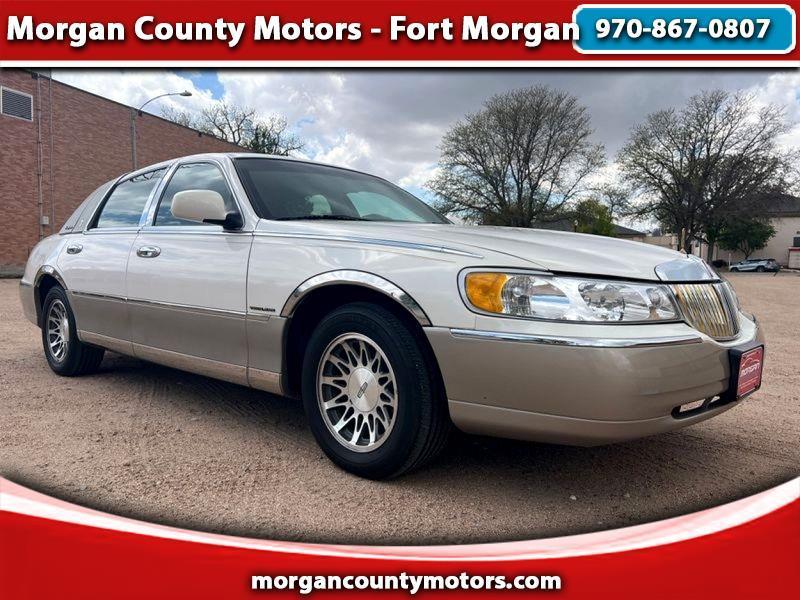 Lincoln Town Car 4dr Sdn Signature 2001