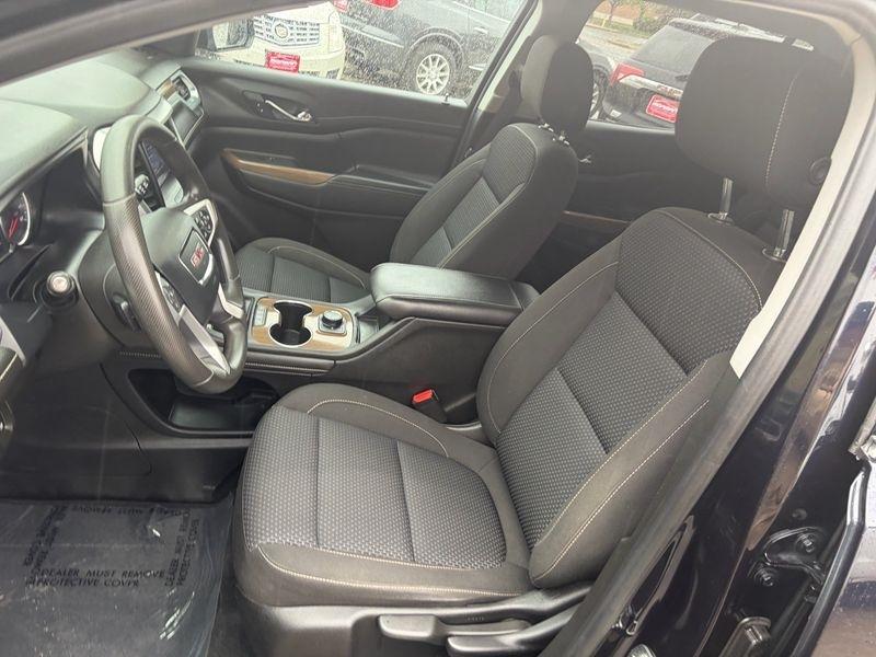 GMC Acadia AWD 4dr SLE 2021