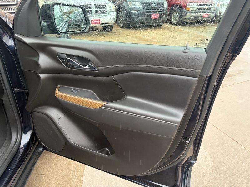 GMC Acadia AWD 4dr SLE 2021