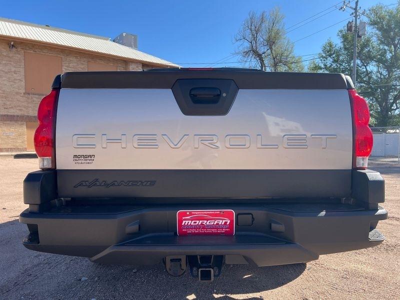 Chevrolet Avalanche 1500 5dr Crew Cab 130" WB 4WD Z71 2005