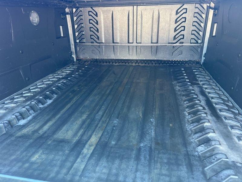 Chevrolet Avalanche 1500 5dr Crew Cab 130" WB 4WD Z71 2005