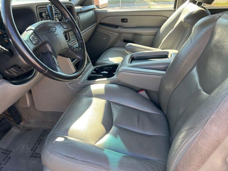 Chevrolet Avalanche 1500 5dr Crew Cab 130" WB 4WD Z71 2005