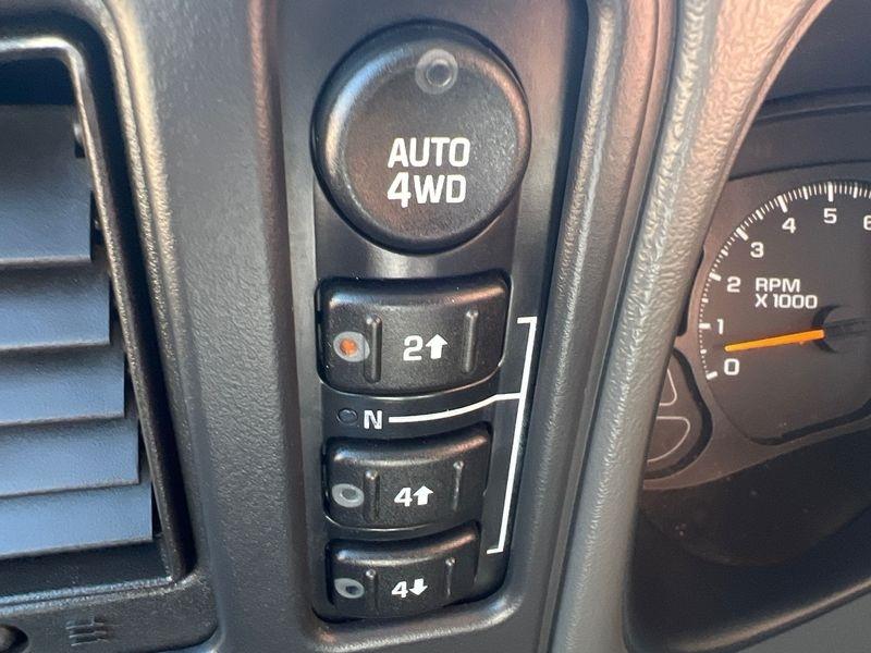 Chevrolet Avalanche 1500 5dr Crew Cab 130" WB 4WD Z71 2005