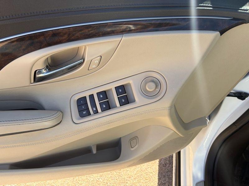 Buick LaCrosse 4dr Sdn Leather FWD 2016