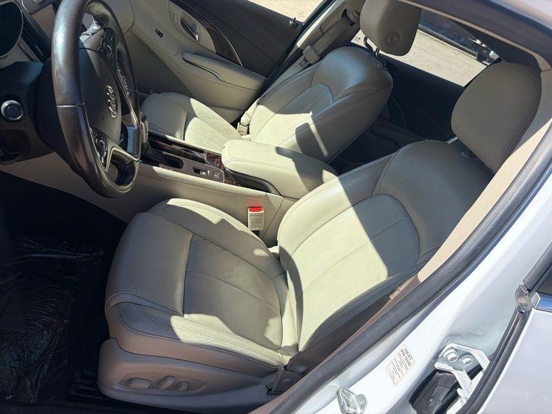 Buick LaCrosse 4dr Sdn Leather FWD 2016