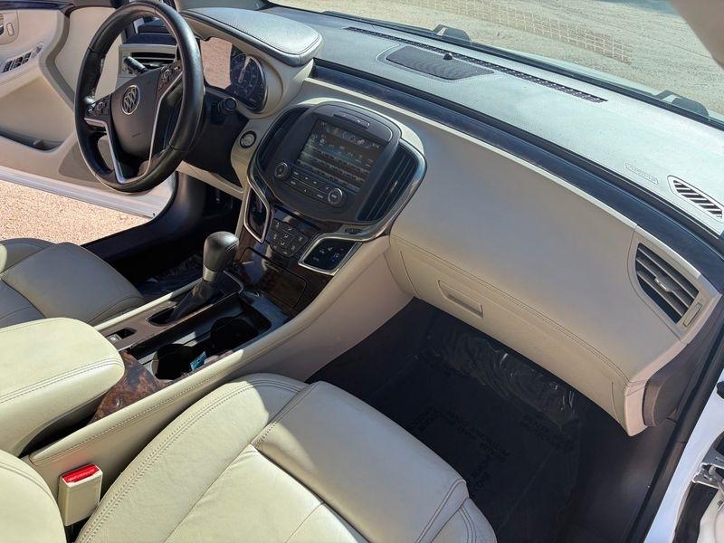Buick LaCrosse 4dr Sdn Leather FWD 2016
