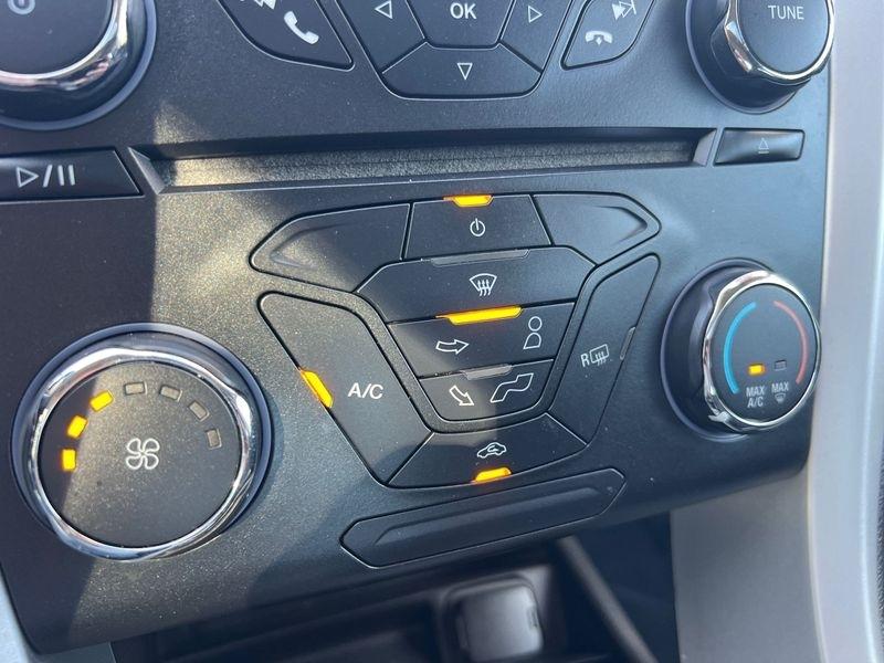 Ford Fusion 4dr Sdn SE FWD 2015