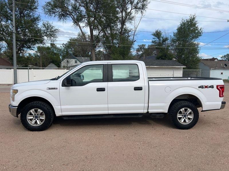 Ford F-150 4WD SuperCrew 157" Lariat w/HD Payload Pkg 2015
