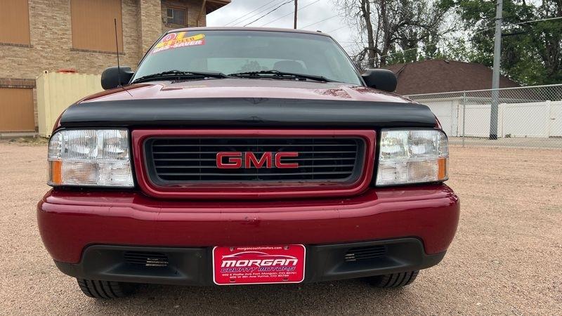 GMC Sonoma Ext Cab 123" WB SLS w/1SF Pkg 2001