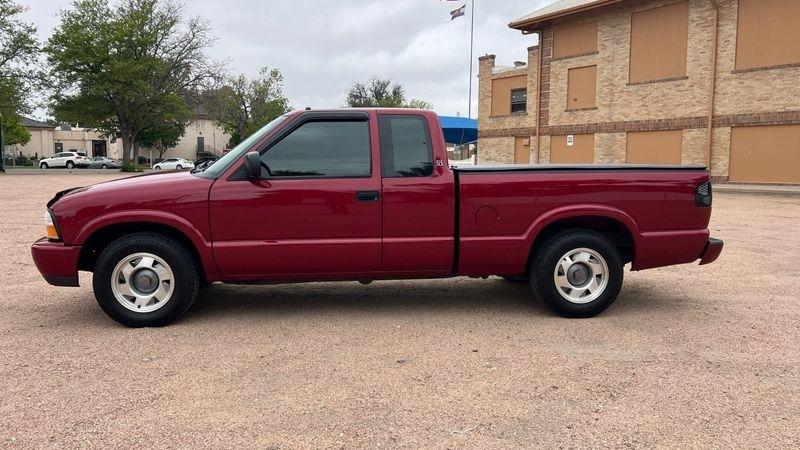 GMC Sonoma Ext Cab 123" WB SLS w/1SF Pkg 2001