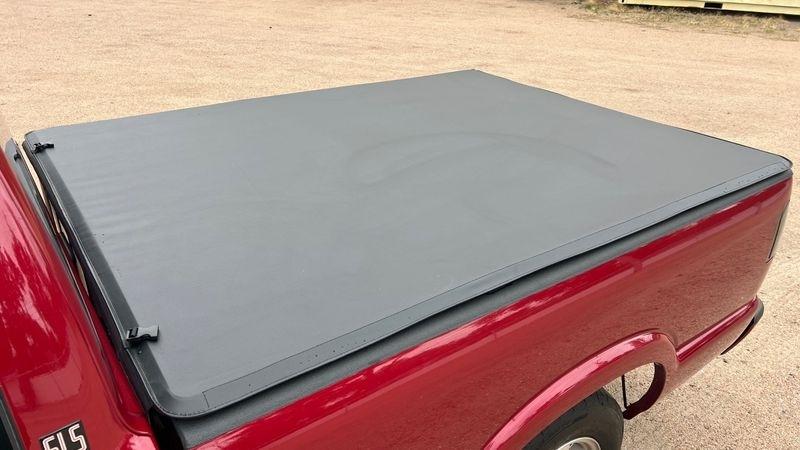 GMC Sonoma Ext Cab 123" WB SLS w/1SF Pkg 2001