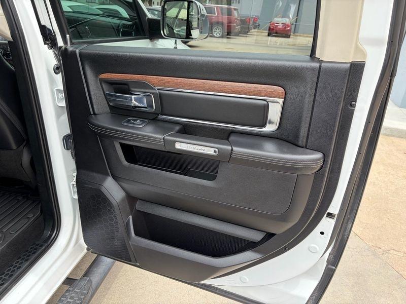 RAM 1500 Laramie 4x4 Crew Cab 5'7" Box 2018