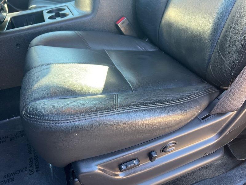 GMC Yukon XL 4WD 4dr 1500 SLT 2013