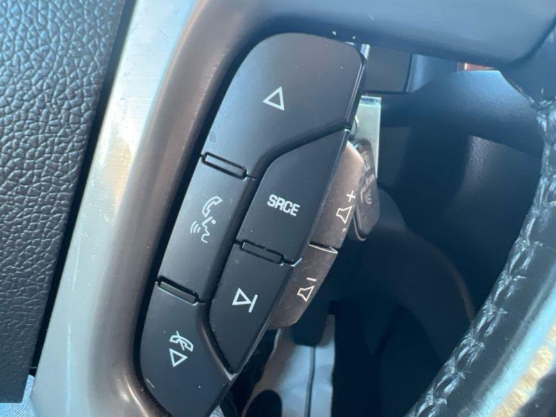 GMC Yukon XL 4WD 4dr 1500 SLT 2013