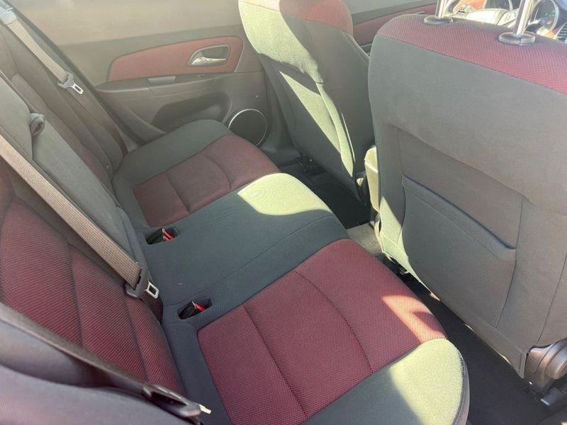 Chevrolet Cruze 4dr Sdn LT w/1LT 2012