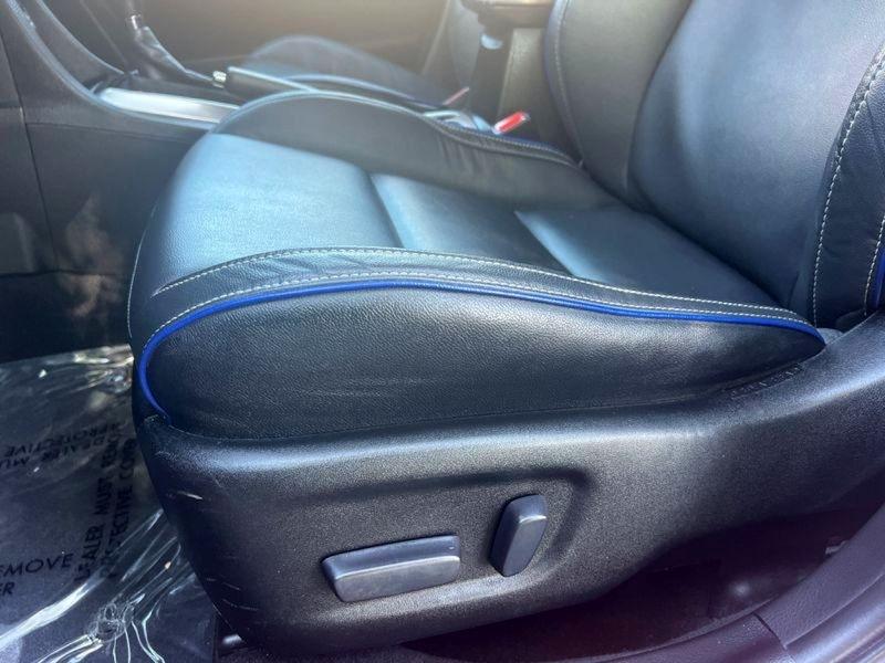 Toyota Corolla XLE CVT (Natl) 2019