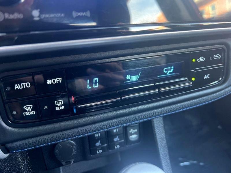 Toyota Corolla XLE CVT (Natl) 2019