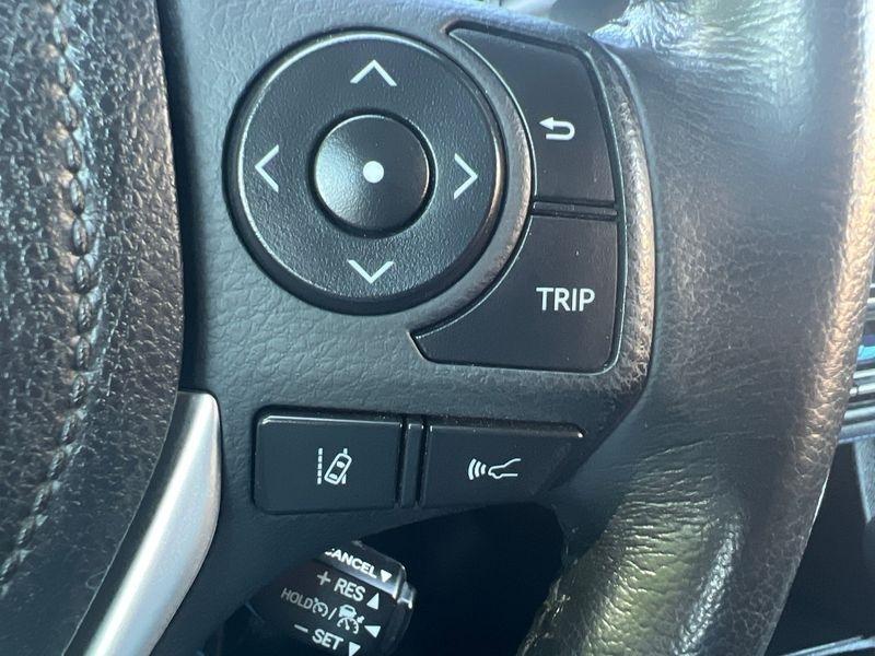 Toyota Corolla XLE CVT (Natl) 2019