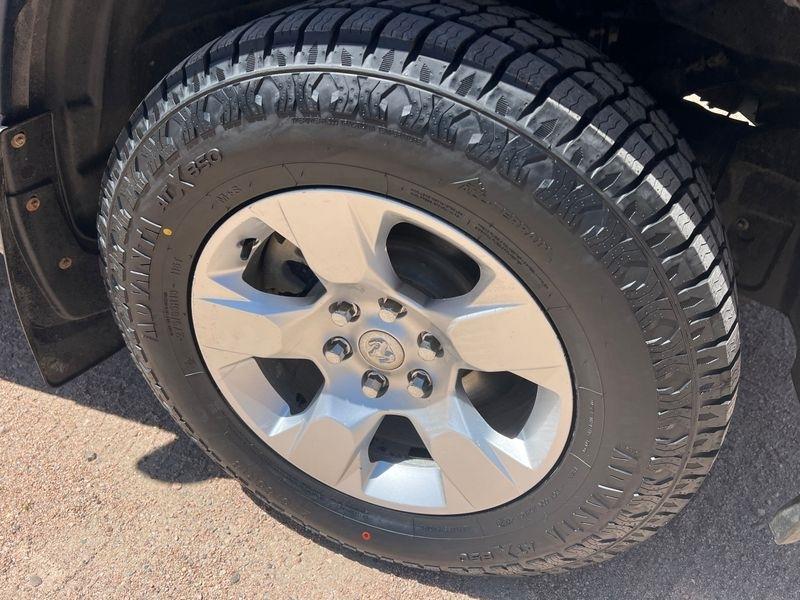 RAM 1500 Big Horn 4x4 Quad Cab 6'4" Box 2021