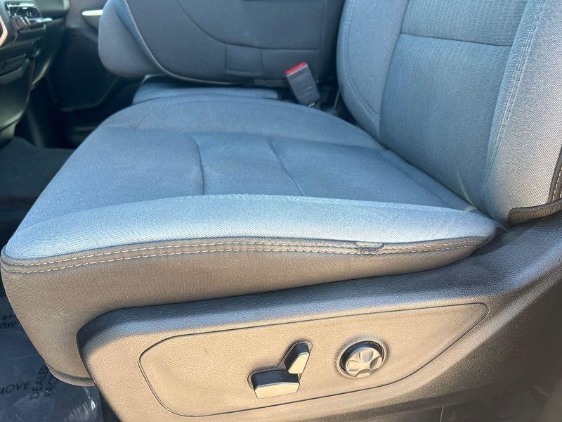 RAM 1500 Big Horn 4x4 Quad Cab 6'4" Box 2021