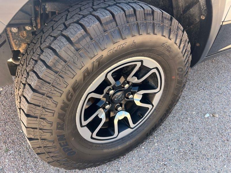 RAM 1500 4WD Crew Cab 140.5" Rebel 2016