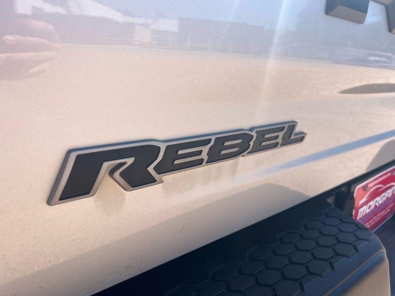 RAM 1500 4WD Crew Cab 140.5" Rebel 2016