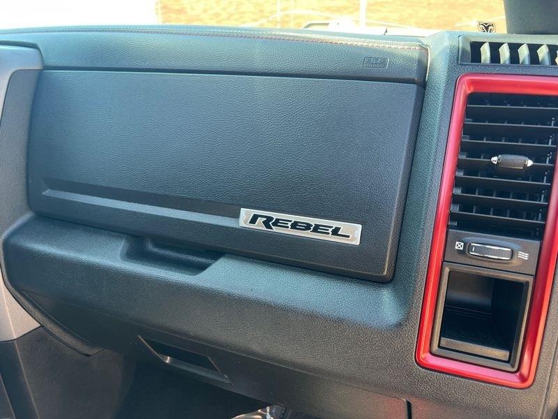 RAM 1500 4WD Crew Cab 140.5" Rebel 2016