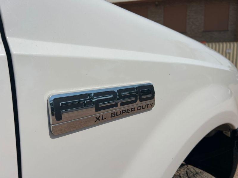 Ford Super Duty F-250 4WD Reg Cab 137" XLT 2007
