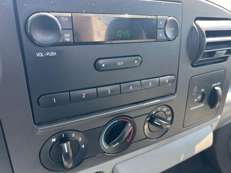 Ford Super Duty F-250 4WD Reg Cab 137" XLT 2007