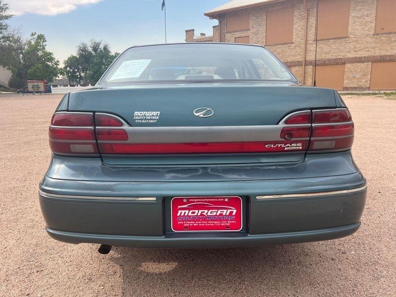 Oldsmobile Cutlass 4dr Sdn GLS 1998