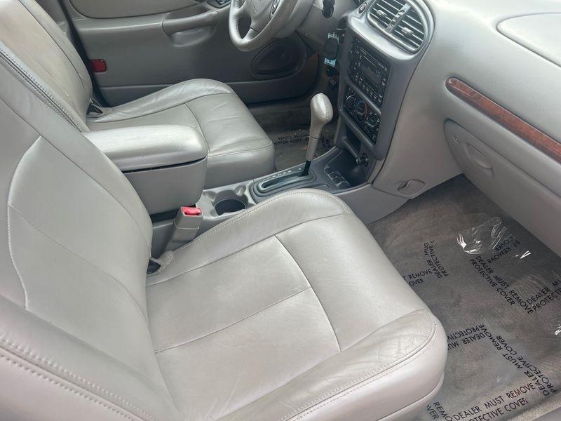 Oldsmobile Cutlass 4dr Sdn GLS 1998