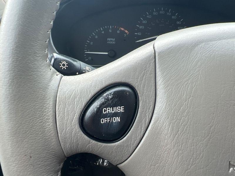 Oldsmobile Cutlass 4dr Sdn GLS 1998