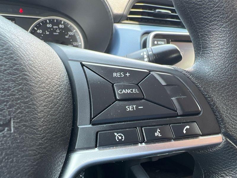 Nissan Versa SV CVT 2024